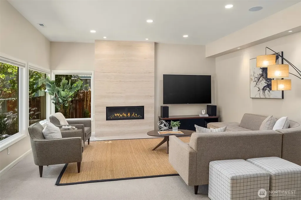 5601 Bradford Street Seattle WA 98116