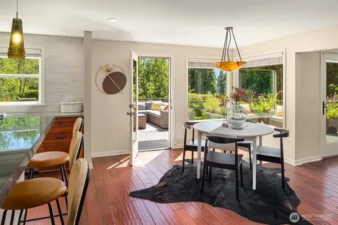 5601 Bradford Street Seattle WA 98116