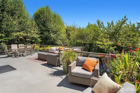 5601 Bradford Street Seattle WA 98116