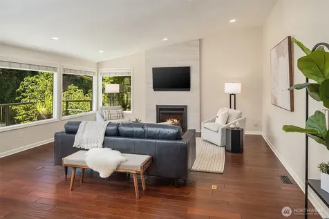 5601 Bradford Street Seattle WA 98116