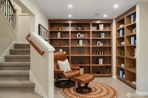 5601 Bradford Street Seattle WA 98116