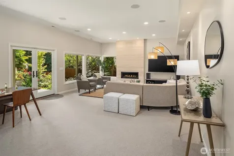 5601 Bradford Street Seattle WA 98116