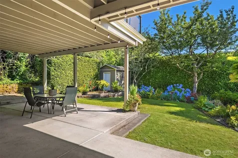5601 Bradford Street Seattle WA 98116