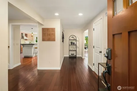 5601 Bradford Street Seattle WA 98116