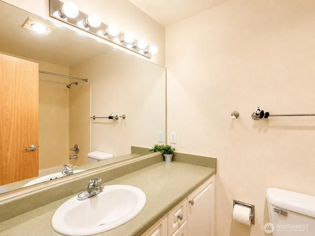 23319 Cedar Way Mountlake Terrace WA 98043