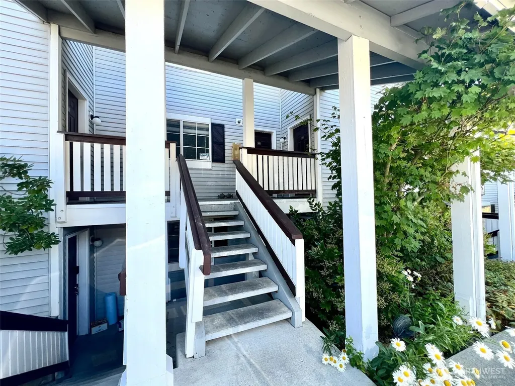 23319 Cedar Way Mountlake Terrace WA 98043