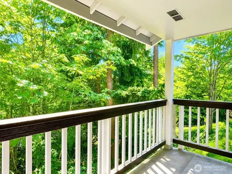 23319 Cedar Way Mountlake Terrace WA 98043