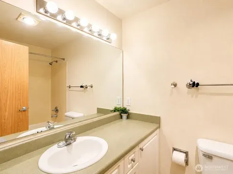 23319 Cedar Way Mountlake Terrace WA 98043