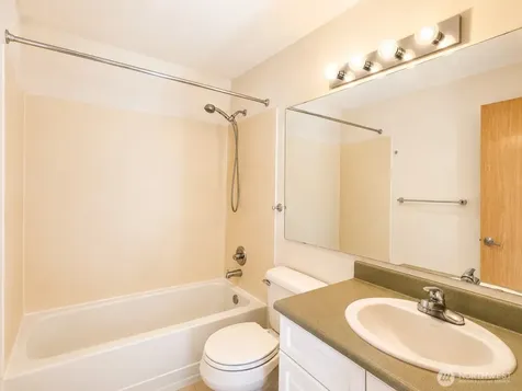 23319 Cedar Way Mountlake Terrace WA 98043