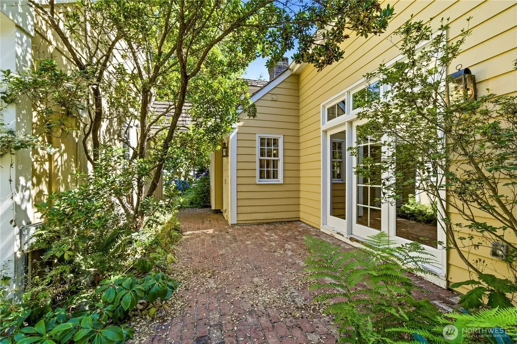 14729 Bear Creek Lane NE Woodinville WA 98077