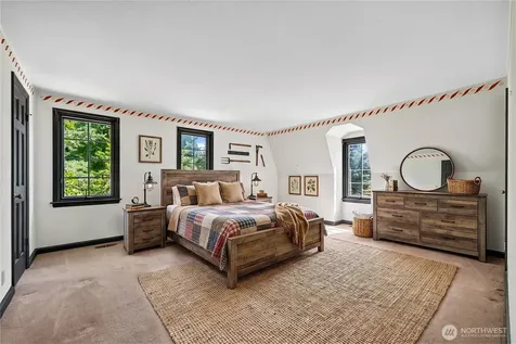 14729 Bear Creek Lane NE Woodinville WA 98077