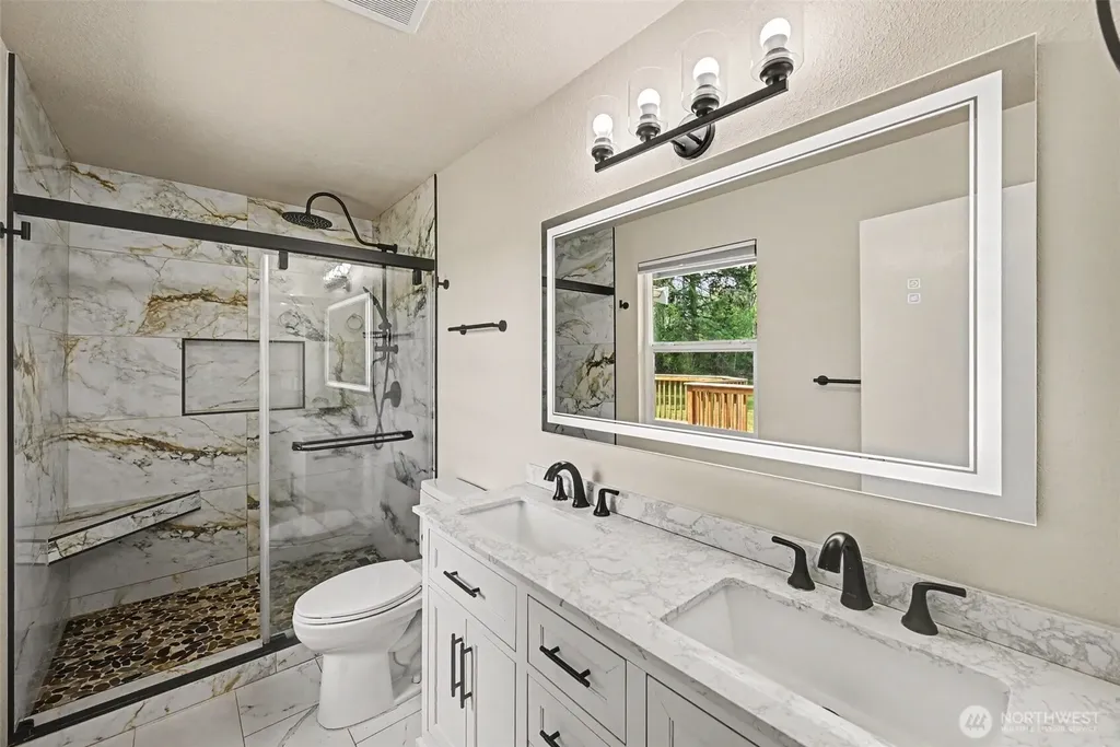 33913 4th Avenue E Roy WA 98580