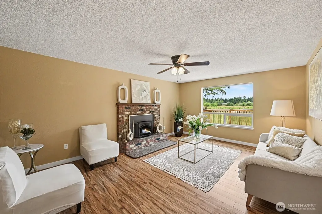 33913 4th Avenue E Roy WA 98580