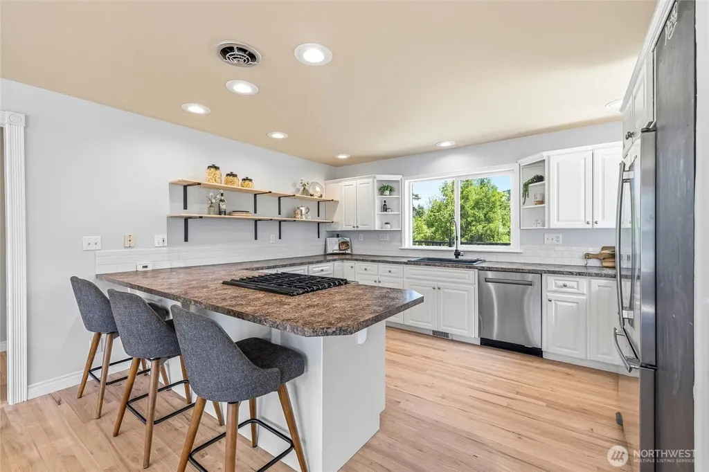 4134 Squalicum Lake Road Bellingham WA 98226