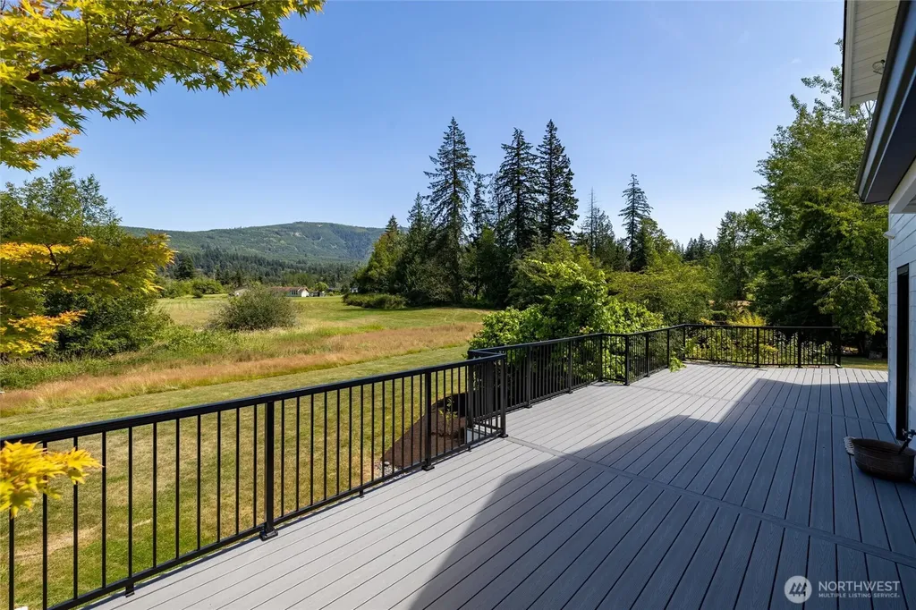 4134 Squalicum Lake Road Bellingham WA 98226