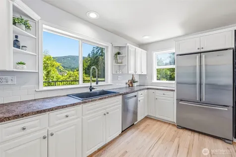 4134 Squalicum Lake Road Bellingham WA 98226