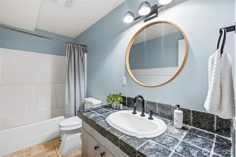 4134 Squalicum Lake Road Bellingham WA 98226