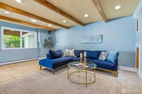 4134 Squalicum Lake Road Bellingham WA 98226