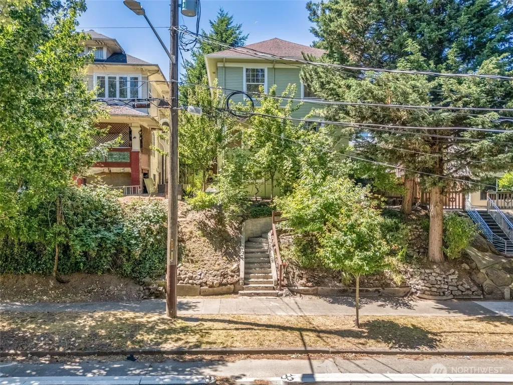 2021 15th Avenue S Seattle WA 98144