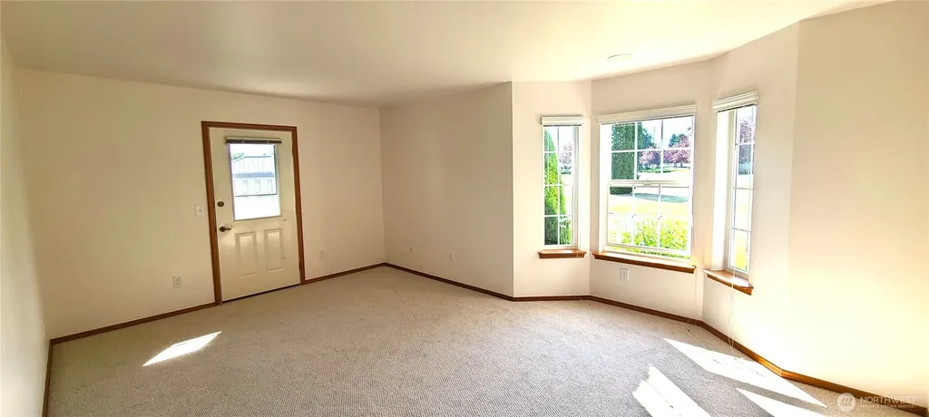 886 N Oxford Way Sequim WA 98382