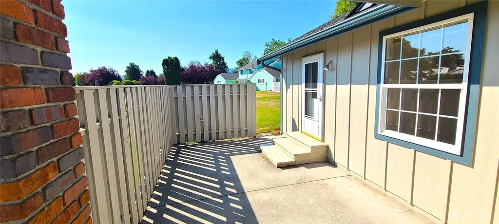 886 N Oxford Way Sequim WA 98382