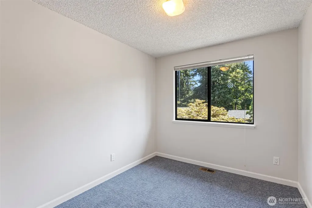 22202 Meridian Avenue S Bothell WA 98021