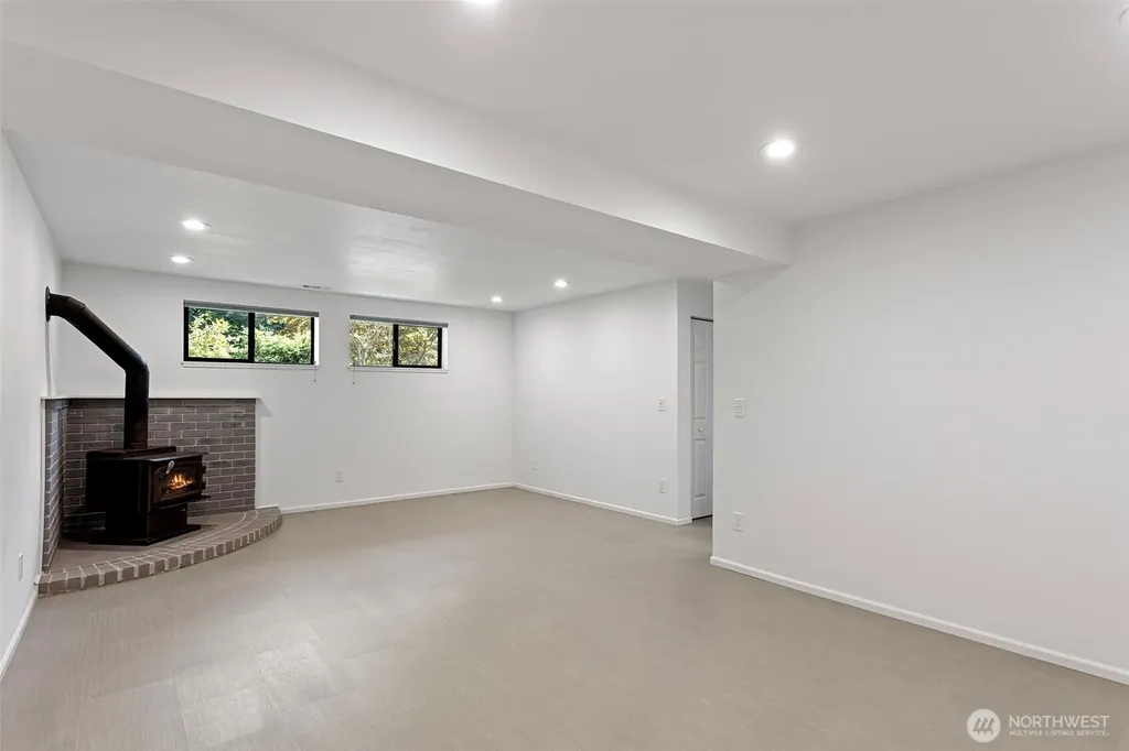 22202 Meridian Avenue S Bothell WA 98021