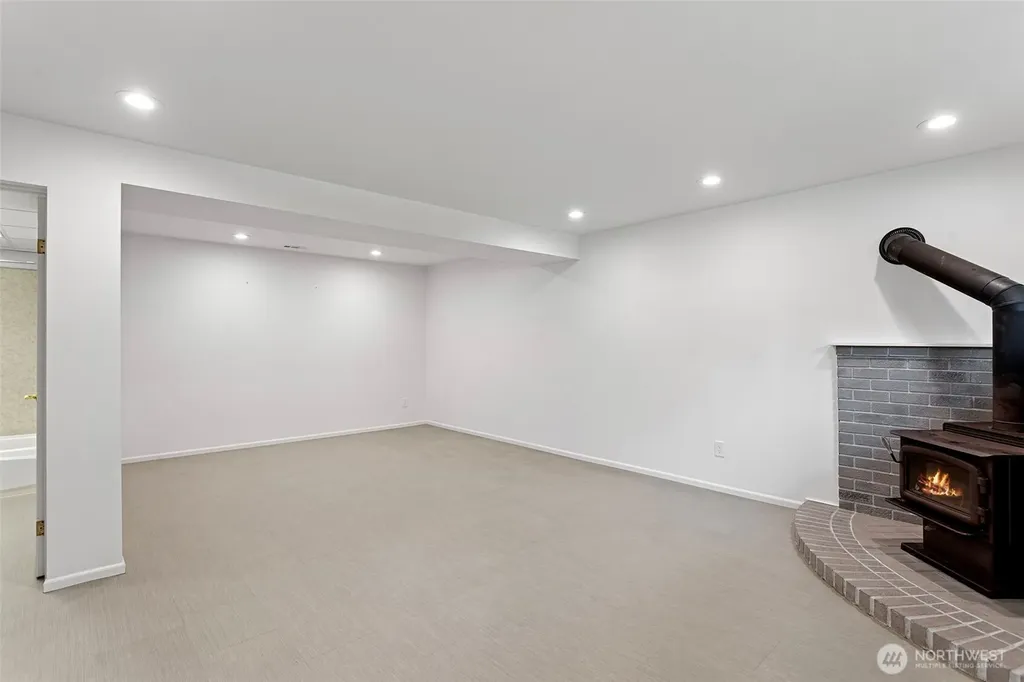 22202 Meridian Avenue S Bothell WA 98021