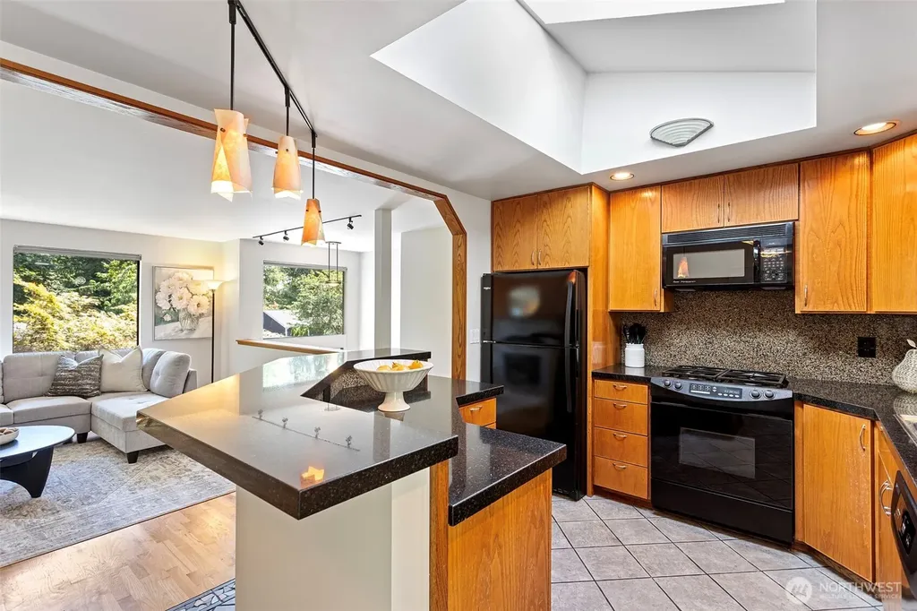 22202 Meridian Avenue S Bothell WA 98021