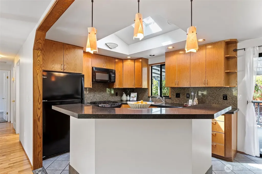 22202 Meridian Avenue S Bothell WA 98021