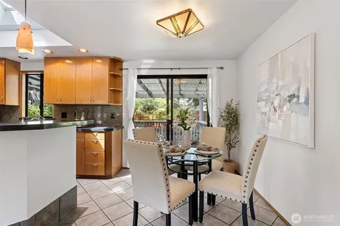 22202 Meridian Avenue S Bothell WA 98021