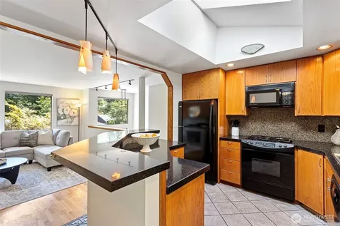 22202 Meridian Avenue S Bothell WA 98021