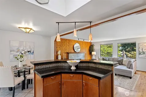 22202 Meridian Avenue S Bothell WA 98021
