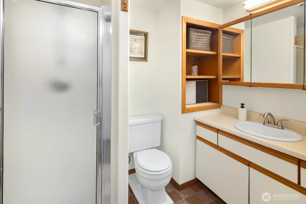 6322 5th Avenue NE Seattle WA 98115