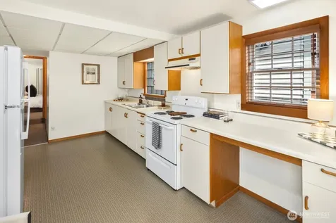 6322 5th Avenue NE Seattle WA 98115