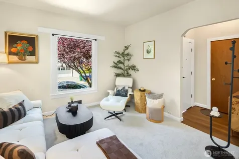 6322 5th Avenue NE Seattle WA 98115