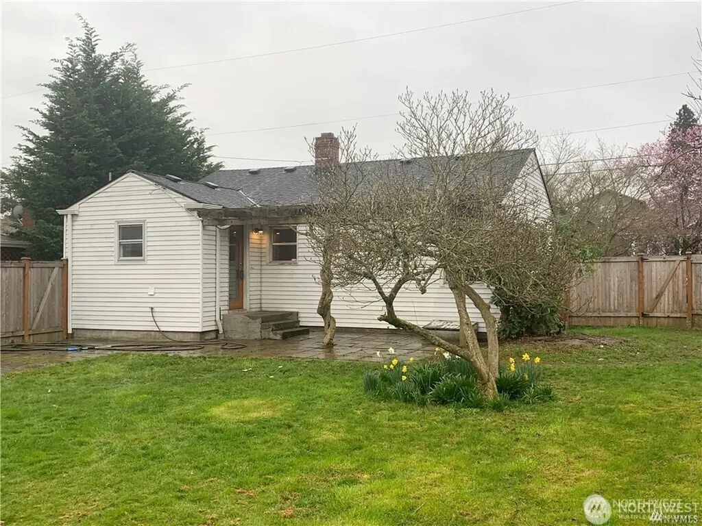 5230 S Dawson Street Seattle WA 98118
