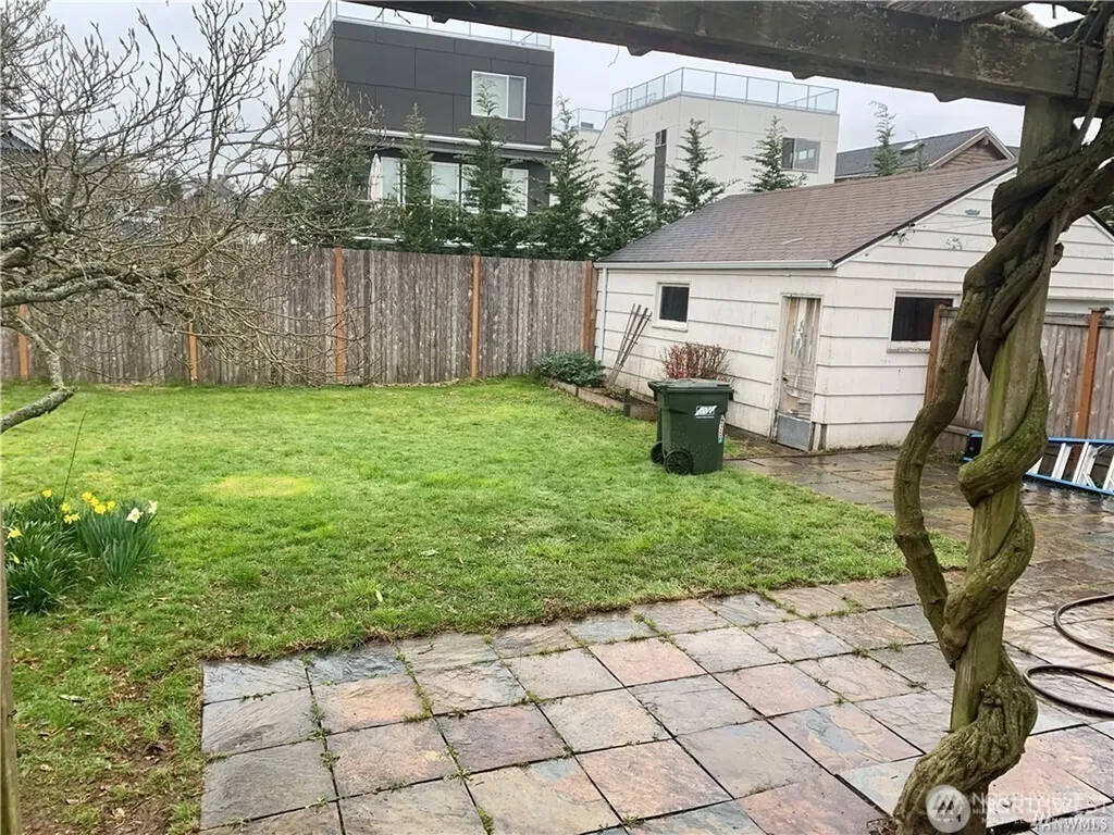 5230 S Dawson Street Seattle WA 98118