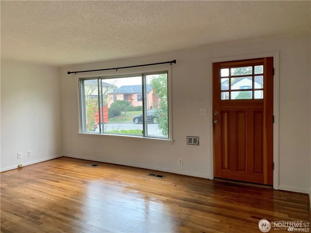 5230 S Dawson Street Seattle WA 98118