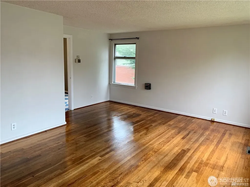 5230 S Dawson Street Seattle WA 98118