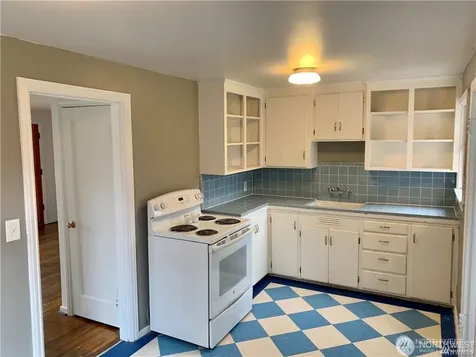 5230 S Dawson Street Seattle WA 98118