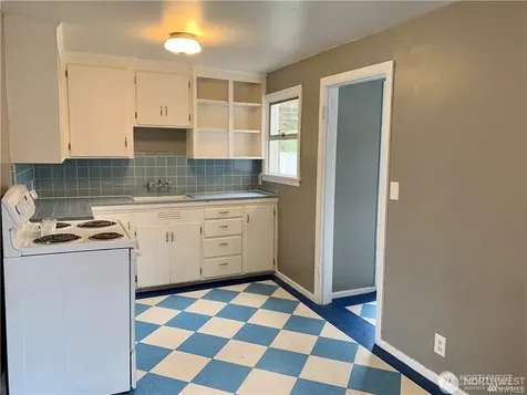 5230 S Dawson Street Seattle WA 98118