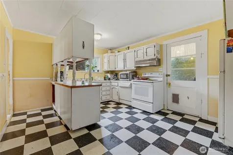 5601 Airport Road Cashmere WA 98815