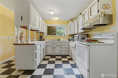 5601 Airport Road Cashmere WA 98815