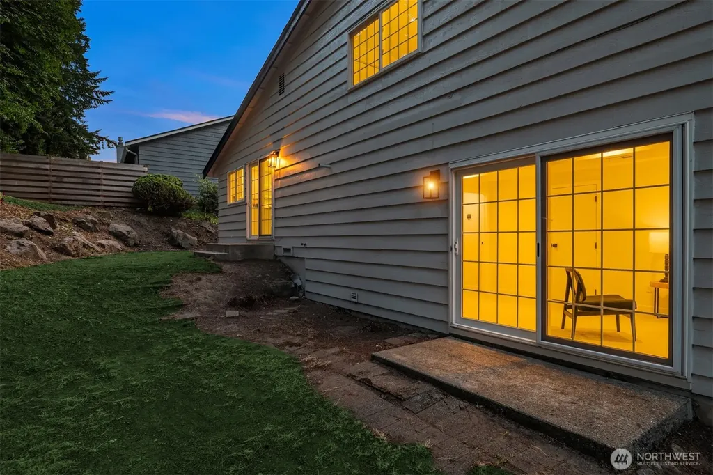 12523 NE 138th Place Kirkland WA 98034