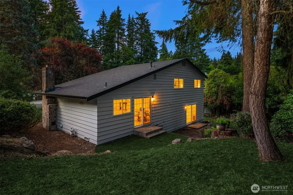 12523 NE 138th Place Kirkland WA 98034