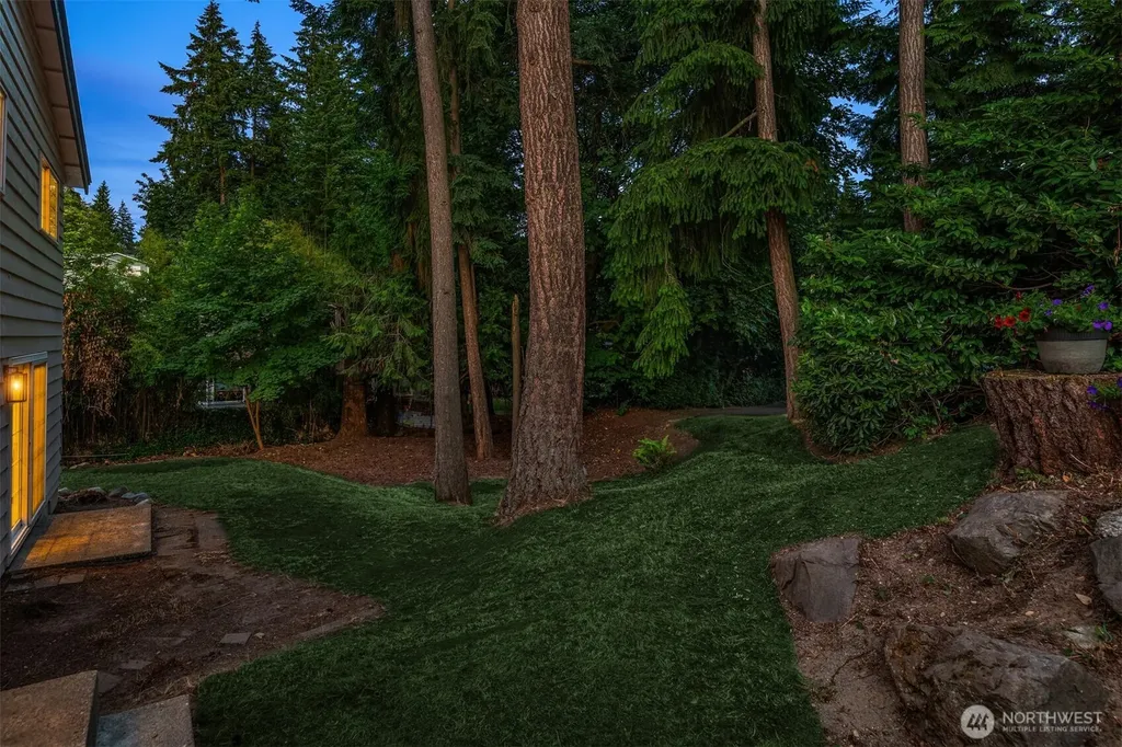 12523 NE 138th Place Kirkland WA 98034