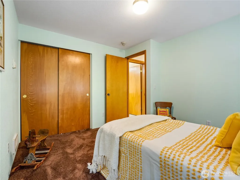 8726 210th E Graham WA 98338