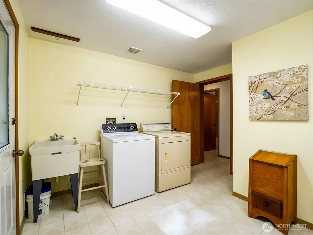 8726 210th E Graham WA 98338