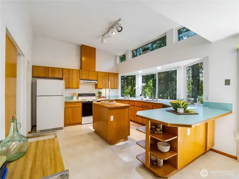 8726 210th E Graham WA 98338
